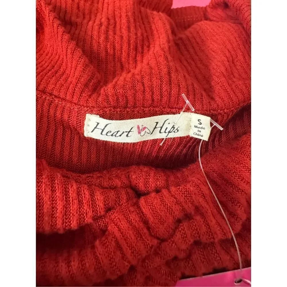 Red long sleeve top - Picture 8 of 8